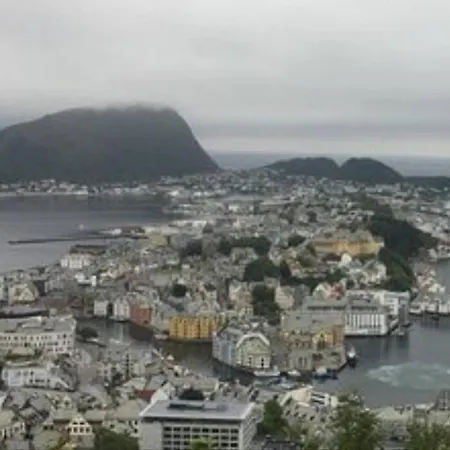 Leilighet Pa Close To Alesund